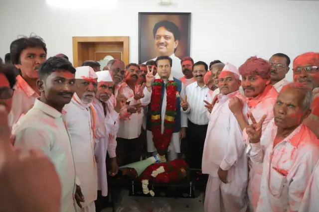 लातुरची गढी जिंकलीच