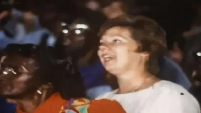 કાળા, ગોરા, જીમ