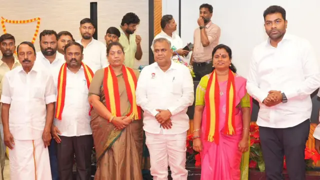 ராஜிநாமா செய்த 4 அதிமுக எம்.எல்.ஏ.க்களுக்கு சிக்கலா? எடப்பாடி பழனிசாமி தரப்பின் புதிய அஸ்திரம்