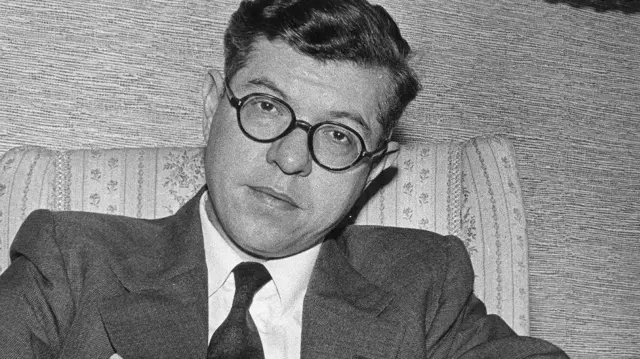 Retrato de Fred Hoyle nos anos 1950