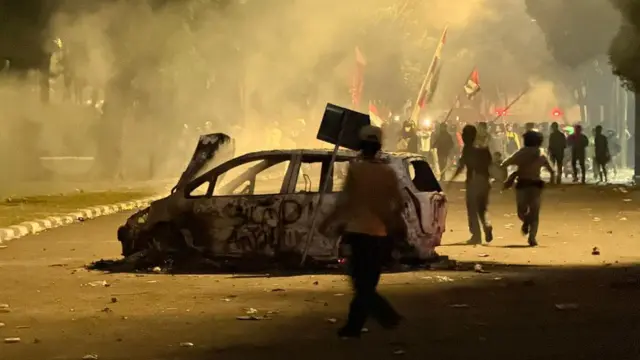 Demonstrasi di Mako Brimob pada Jumat (29/08) malam. 