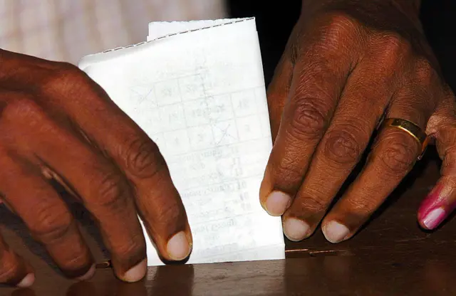 ''ආර්ථික අපරාධ විතරක් නෙමේ, ඉලෙක්ෂන් පැත්තෙනුත් ප්‍රශ්න එන්න පුළුවන්'' 