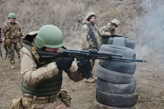 Lính Ukraine ở vùng Donbas