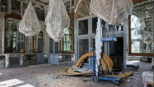 Unutrašnjost Golestanske palate u ruševinama