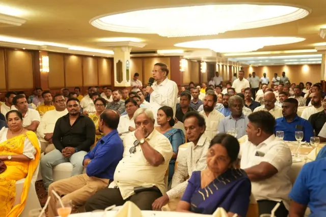 මෙම විධායක සභා රැස්වීමට අධිකරණ අමාත්ය ආචාර්ය විජයදාස රාජපක්ෂ ද සහභාගී වී සිටි අතර, එහිදී ඔහු ශ්රී ලංකා නිදහස් පක්ෂයේ වැඩබලන සභාපති ධුරයට පත් කර ගැනිණි.