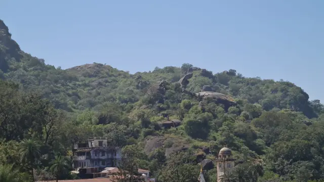 માઉન્ટ આબુનો વિખ્યાત 'ટોડ રૉક'