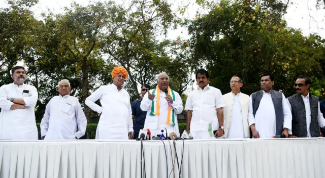 इंडिया गठबंधन की प्रेस कॉन्फ्रेंस