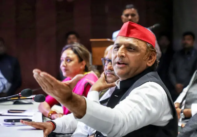 अखिलेश यादव