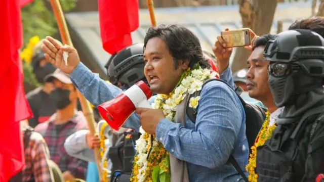 သပိတ်တစ်ခုမှာတွေ့ရတဲ့ ကိုဝေမိုးနိုင်