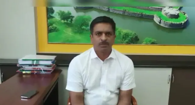 சாலை வசதி இல்லாத கிராமம்