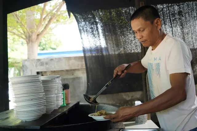 Yang membuat rasa kuah beulangong lezat bukan karena ganja, ujar Tarmizi, tapi berasal dari kesempurnaan takaran bumbunya.