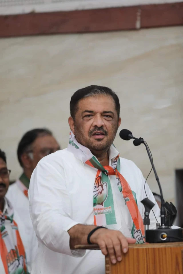  सुनील केदार