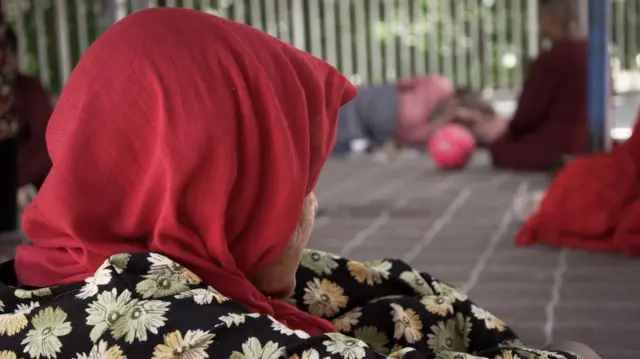 دا په افغانستان کې د روانې درملني له محدودو مرکزونه یو دی، چې د مېرمني لپاره ته ځانګړي شوي دي.