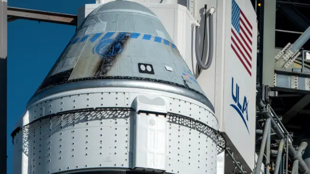 A cápsula Starliner que levou Suni Williams e Butch Wilmore à Estação Espacial. 