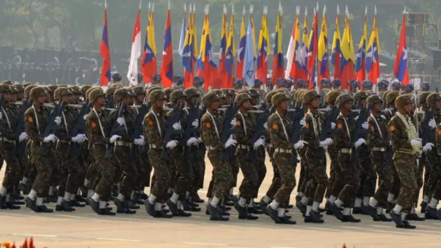 সামরিক মহড়ায় মিয়ানমারের সৈন্যরা