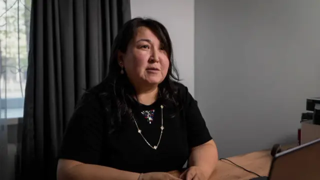 दमीरा बेकबर्गेनोवा एक सरोगेसी एजेंसी चलाती हैं.