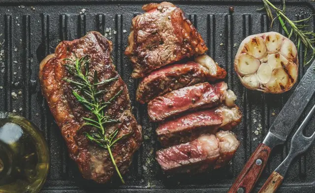 Viande grillée