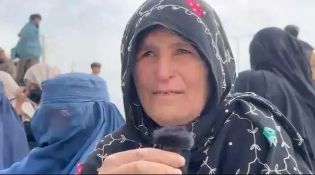 د اختر پر ورځ، د سید محمد مور روغتون په روغتون د هغه د مړي لټون کاوه.