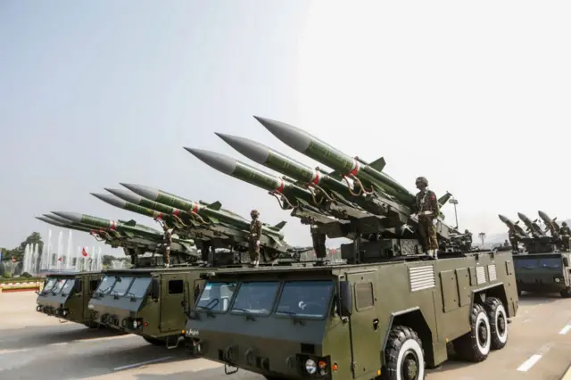 တပ်မတော်နေ့ စစ်ရေးပြအခမ်းအနား