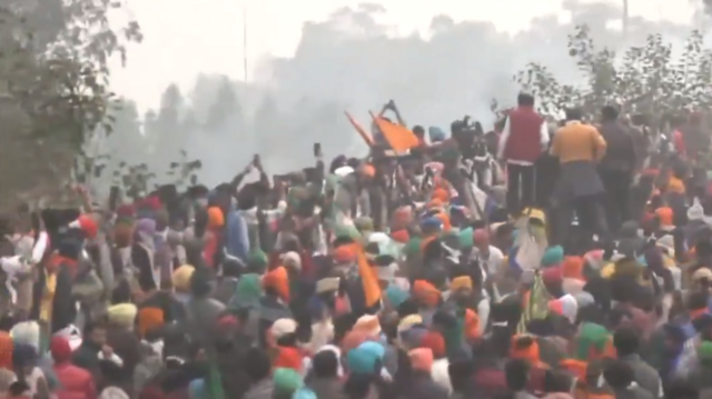 হরিয়ানার শাম্ভূ সীমান্তে কৃষকদের পথ আটকায় পুলিশ