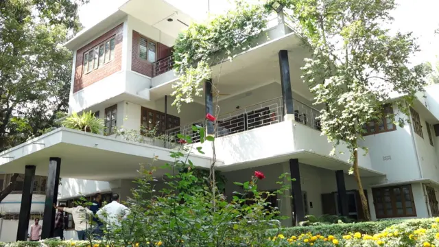 ভাঙার আগে ধানমন্ডি ৩২