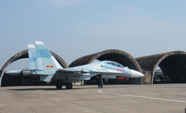 Tiêm kịch Su-30 tại căn cứ không quân ở Biên Hòa, Đồng Nai