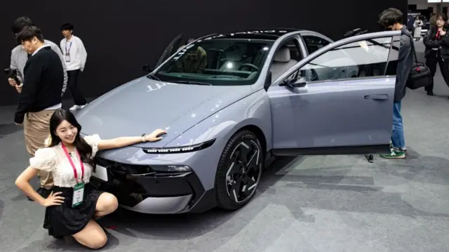 بخش جلوی هیوندای آیونیک ۶ کاملا تغییر کرده است