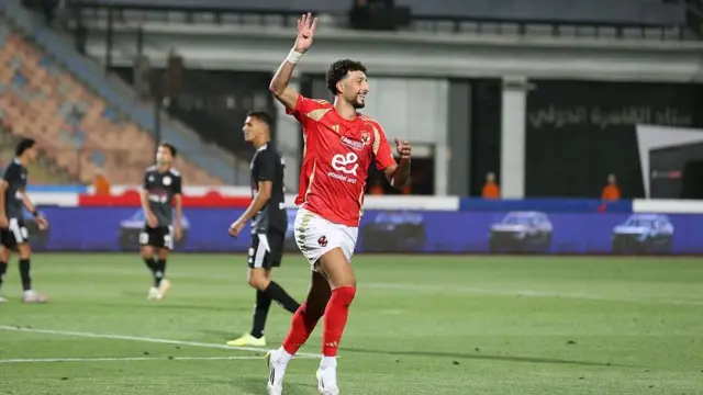مهاجم منتخب فلسطين والنادي الأهلي وسام أبو علي سجل ثلاثة أهداف في مرمى بورتو 