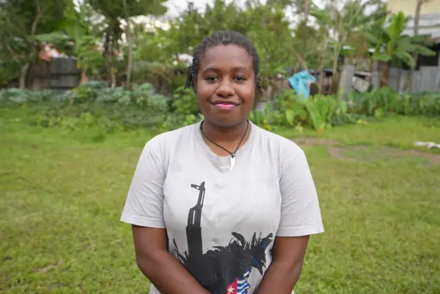 Ester Sarahvina Wennay Payage