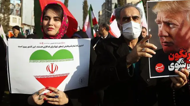 तेहरान में सरकार के समर्थन में प्रदर्शन