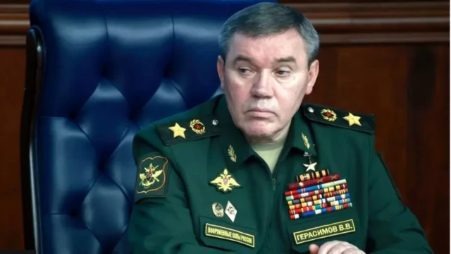 Katta dekolteli katta kokraklar