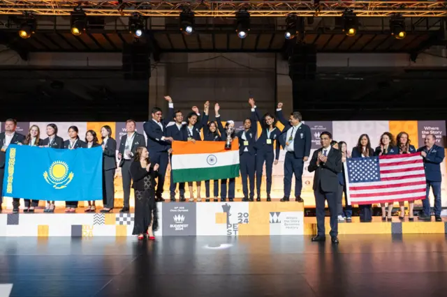 ФИДЕ олимпиадасида Қозоғистон шахматчи аёллари кумуш медални қўлга киритдилар