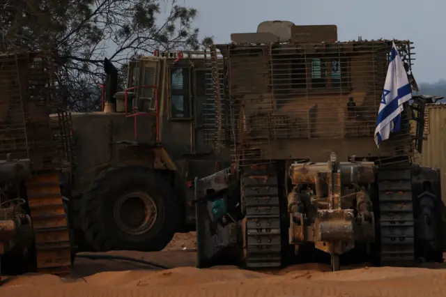 مدرعة إسرائيلية في قطاع غزة