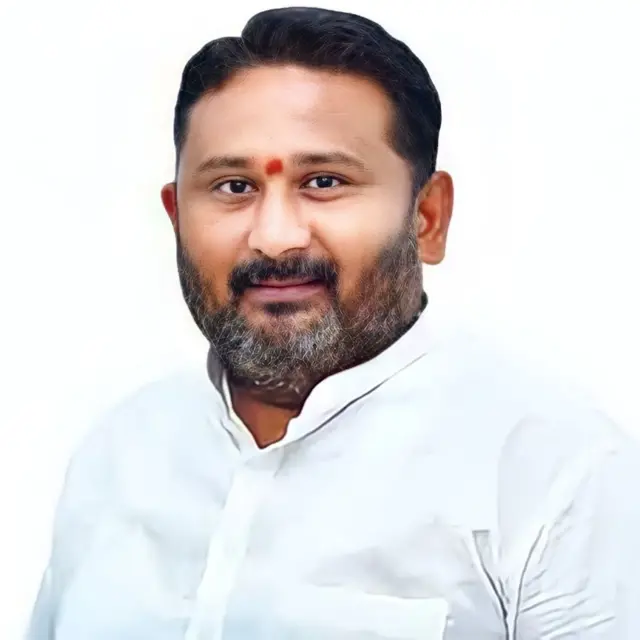 महाराष्ट्राचे कामगार मंत्री ॲड. आकाश फुंडकर यांनी या बदलांसंदर्भातील माहिती दिली आहे. 