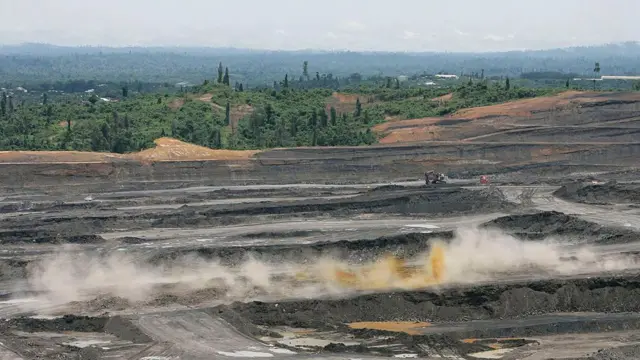 Tambang batubara yang dikelola oleh PT KPC di Sangata, Kutai Timur, Kalimantan Timur