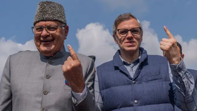 ਪਿਤਾ ਫ਼ਾਰੁਕ ਅਬਦੁੱਲਾ ਨਾਲ ਉਮਰ ਅਬਦੁੱਲਾ