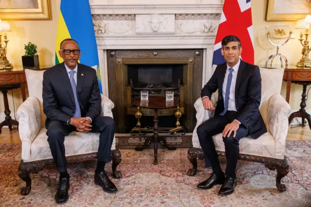 Paul Kagame, président du Rwanda et Rishi Sunak, premier ministre britannique, lors de leur rencontre au 10 Downing Street à Londres, le mardi 9 avril 2024. 