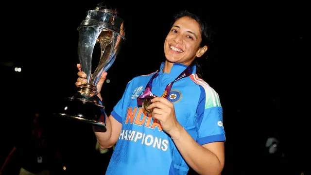 સ્મૃતિ મંધાના, બીબીસી ગુજરાતી સ્મૃતિ મંધાનાને મહિલા ક્રિકેટમાં શ્રેષ્ઠ બેટરો પૈકી એક માનવામાં આવે છે. તેમને 'બીબીસી ઇન્ડિયન સ્પૉર્ટ્સવુમન ઑફ ધી યર' માટે નૉમિનેટ કરવામાં આવ્યાં છે.BBC ISWOTY 