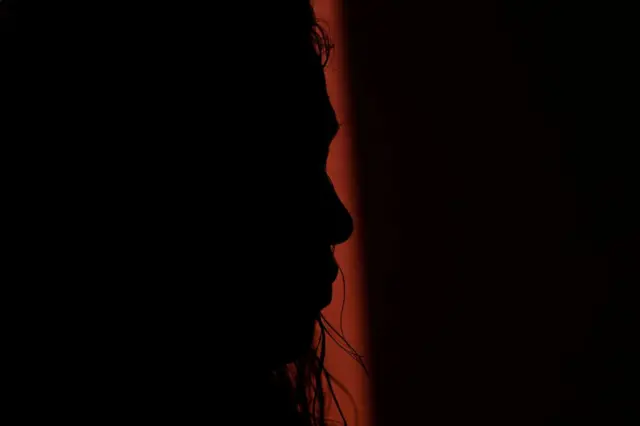 કીની, વેબકેમ મોડેલ, બીબીસી, ગુજરાતી, સેક્સકૅમ ઉદ્યોગ, વેબકૅમ મૉડલ, સેક્સકૅમ મૉડલ, જાતીય કૃત્ય, કોલંબિયા, ગુજરાતના સમાચાર