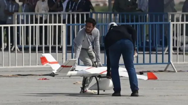 ட்ரோன்கள்