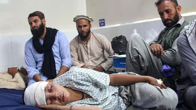 જલાલાબાદ એરપોર્ટ, એમ્બયુલન્સ, બીબીસી, ગુજરાતી