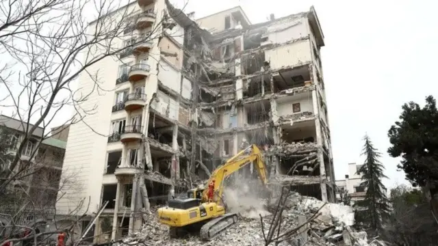 Daar ku taalla Tehran oo burburtay