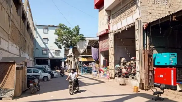 કરાચી, કચરો, સોનું, પાકિસ્તાન, બીબીસી ગુજરાતી 