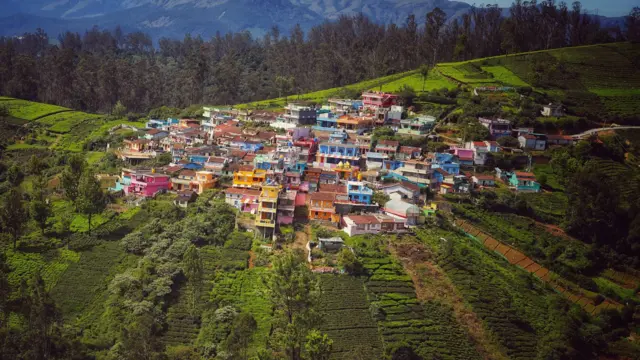 உதகை, கொடைக்கானலுக்கு வரும் சுற்றுலாப்பயணிகள் எண்ணிக்கை சரிவு