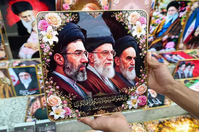 ایران کے سابق سپریم لیڈر آیت اللہ علی خامنہ
