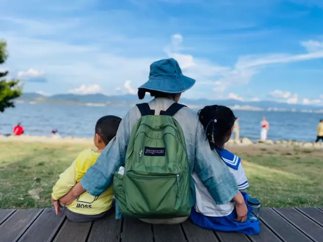 阿笨和她的兩個孩子