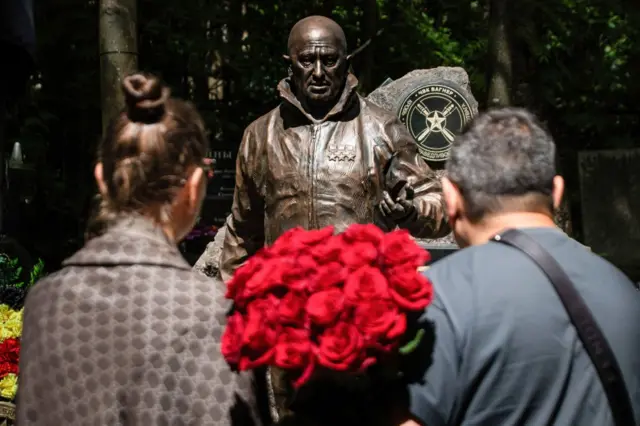 येवगेनी प्रिगोझिन यांचा पुतळा