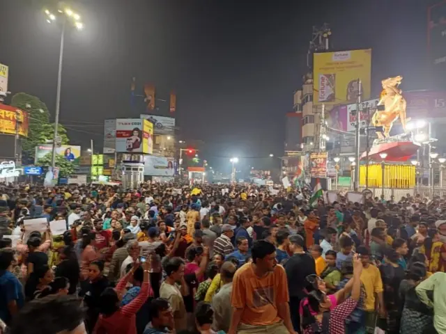 દેખાવકારી વિદ્યાર્થીઓની તસવીર 