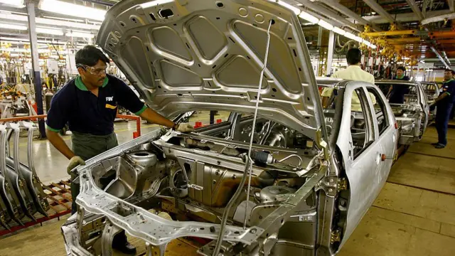 'রিলায়েন্স, আদানি, টাটা, আদিত্য বিড়লা এবং ভারতী এয়ারটেল - এই পাঁচ বৃহৎ গোষ্ঠীই নরেন্দ্র মোদীর আর্থিক আর শিল্পনীতি থেকে সবথেকে বেশি লাভবান হয়েছে'