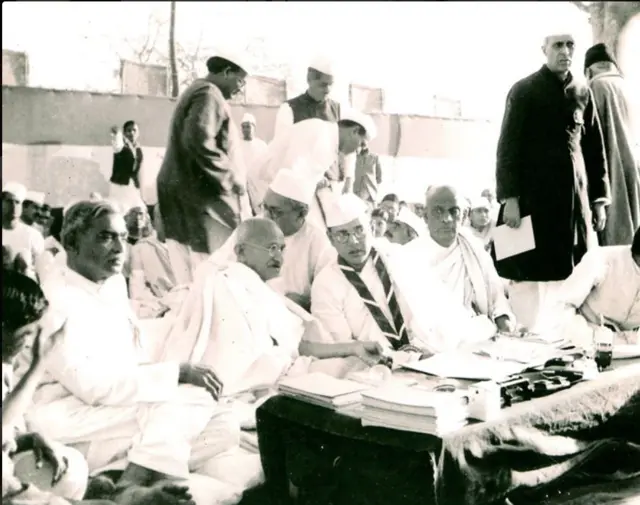 சுபாஷ் சந்திரபோஸ் மற்றும் காந்தி